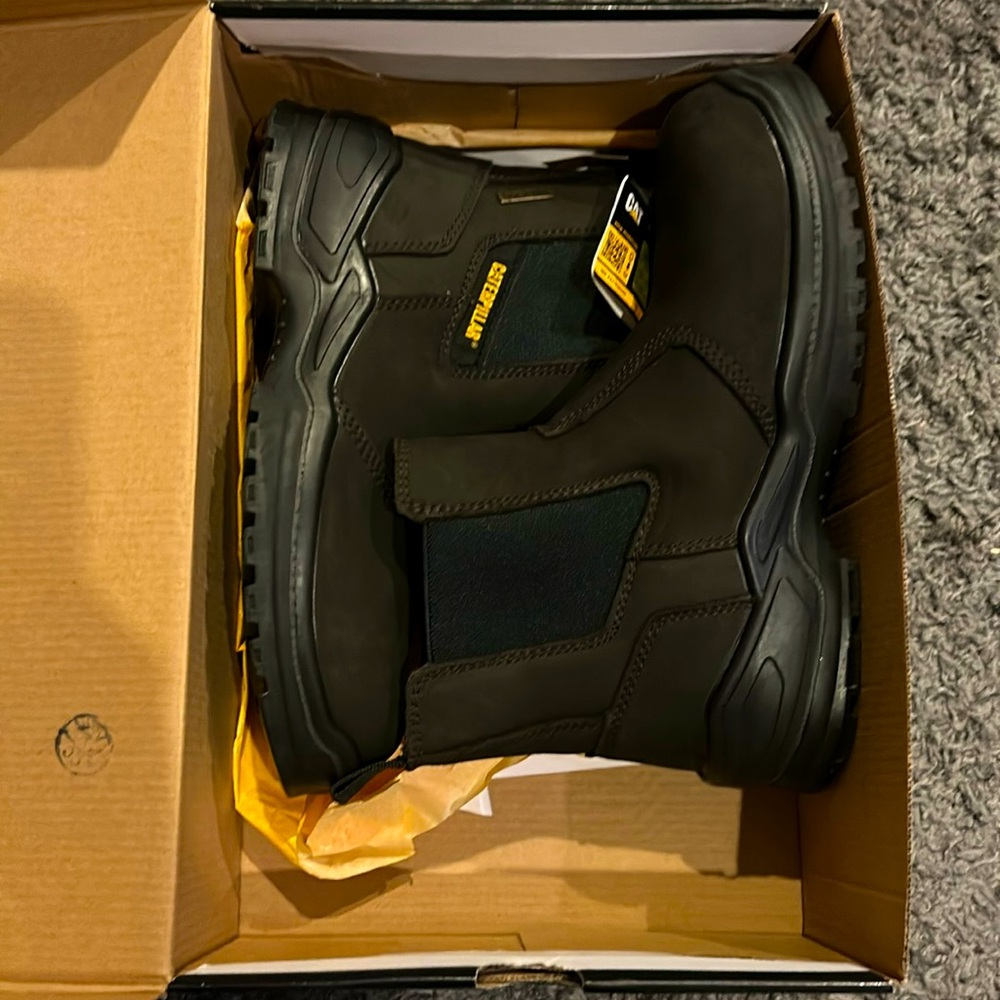 Caterpillar Striver Chelsea boots
Steel toe